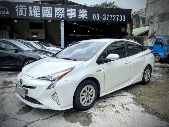  2016年 TOYOTA PRIUS