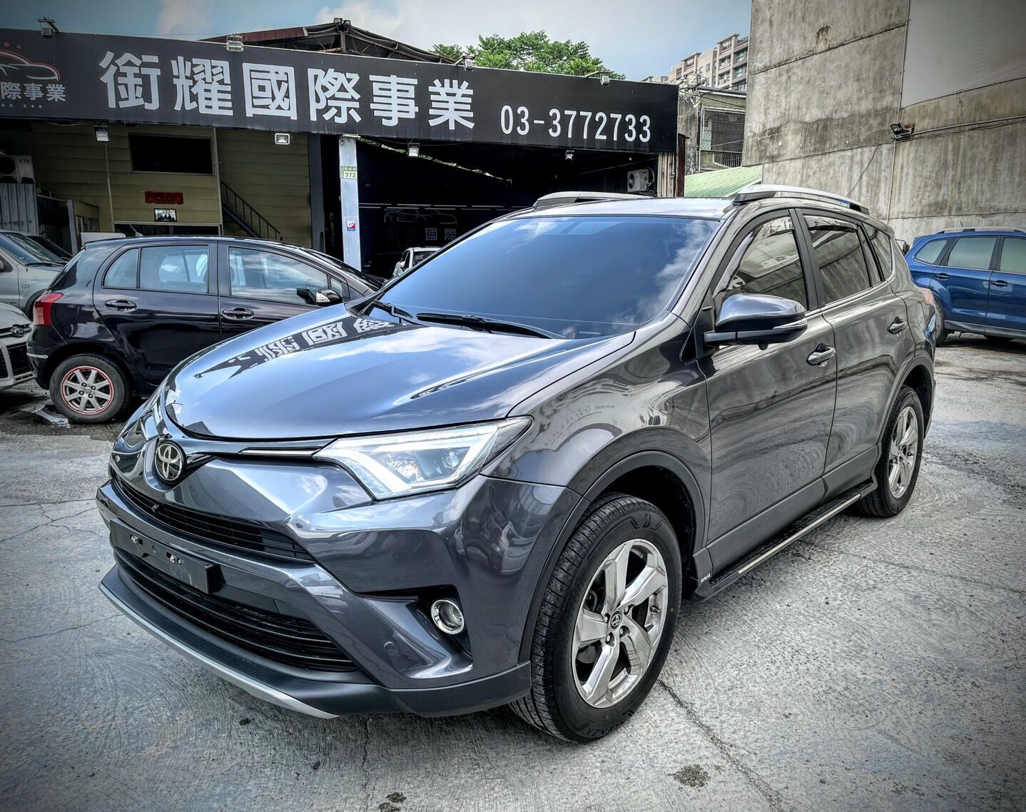 2018年 TOYOTA RAV4 