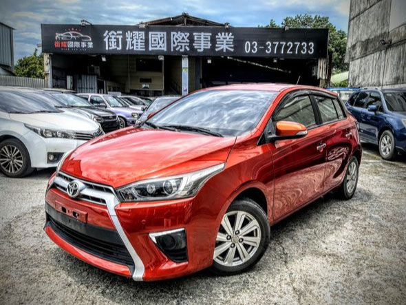 2016年 TOYOTA YARIS 豪華鴨 橙黃