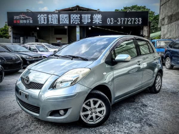 2014年 TOYOTA YARIS 灰