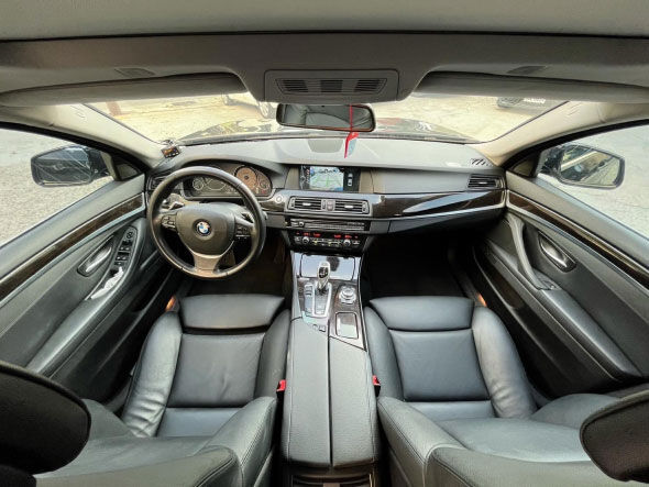 2010年BMW 535i 黑