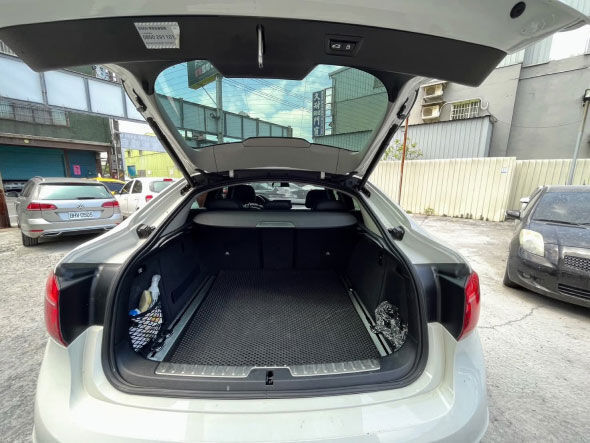 2017年 BMW X6 白