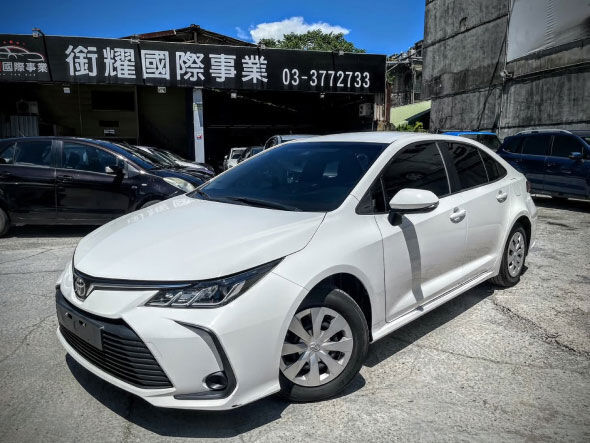 2020年 TOYOTA ALTIS 白