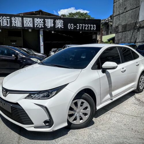 2020年 TOYOTA ALTIS 白 2020年 TOYOTA ALTIS 白