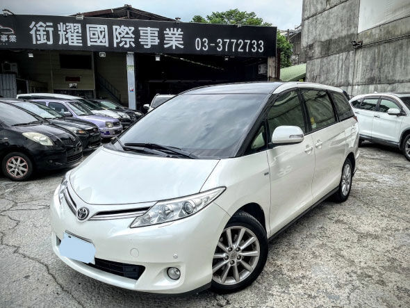2015年 TOYOTA PREVIA 白