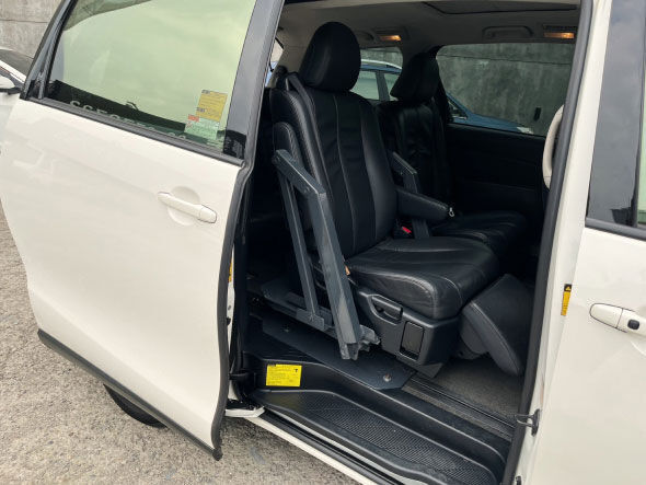 2015年 TOYOTA PREVIA 白