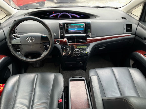 2015年 TOYOTA PREVIA 白