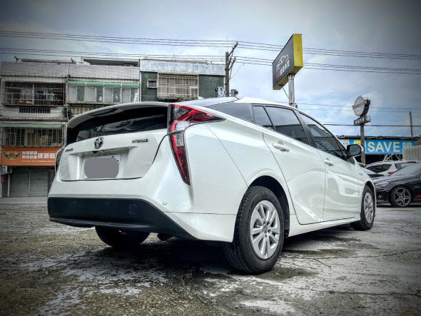  2016年 TOYOTA PRIUS