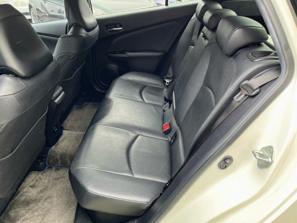  2016年 TOYOTA PRIUS