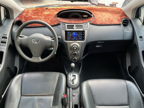 2014年 TOYOTA YARIS 灰