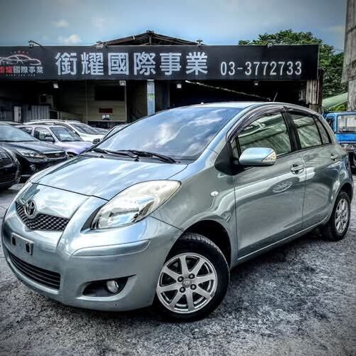 2014年 TOYOTA YARIS 灰