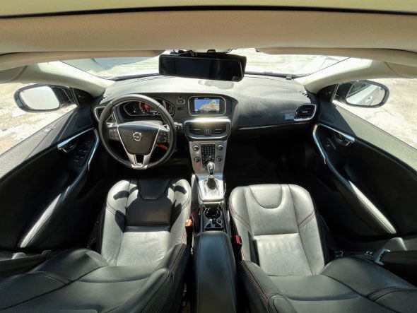 2016年 volvo v40 跨界cross country 白